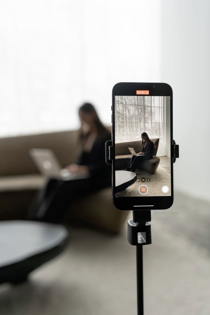 Setup de gravação com celular em tripé